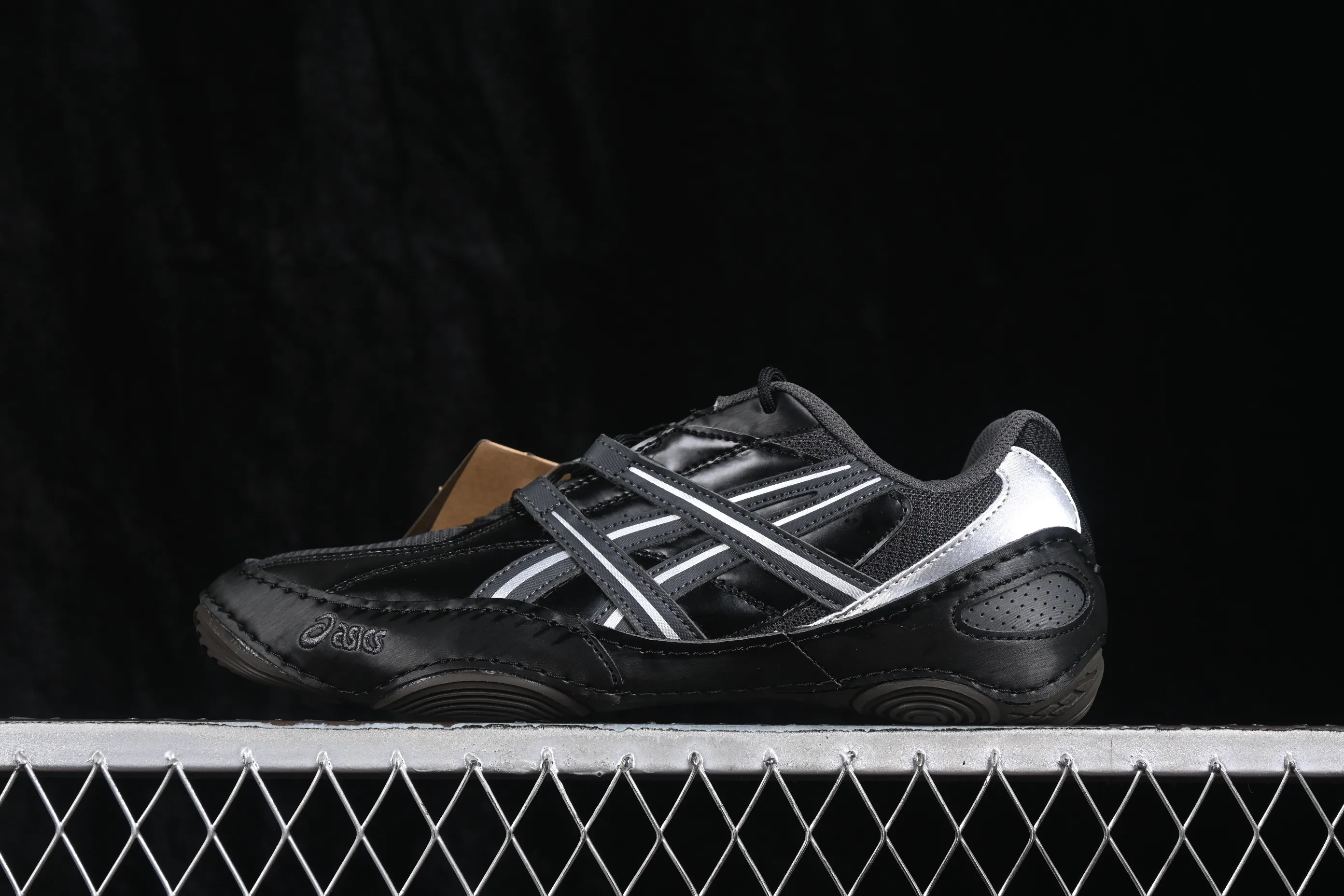 All categories Asics Asics series Asics Hypersync Asics Hypersync fashion retro breathable lightweight thin-soled moral training shoes 1203A879-021